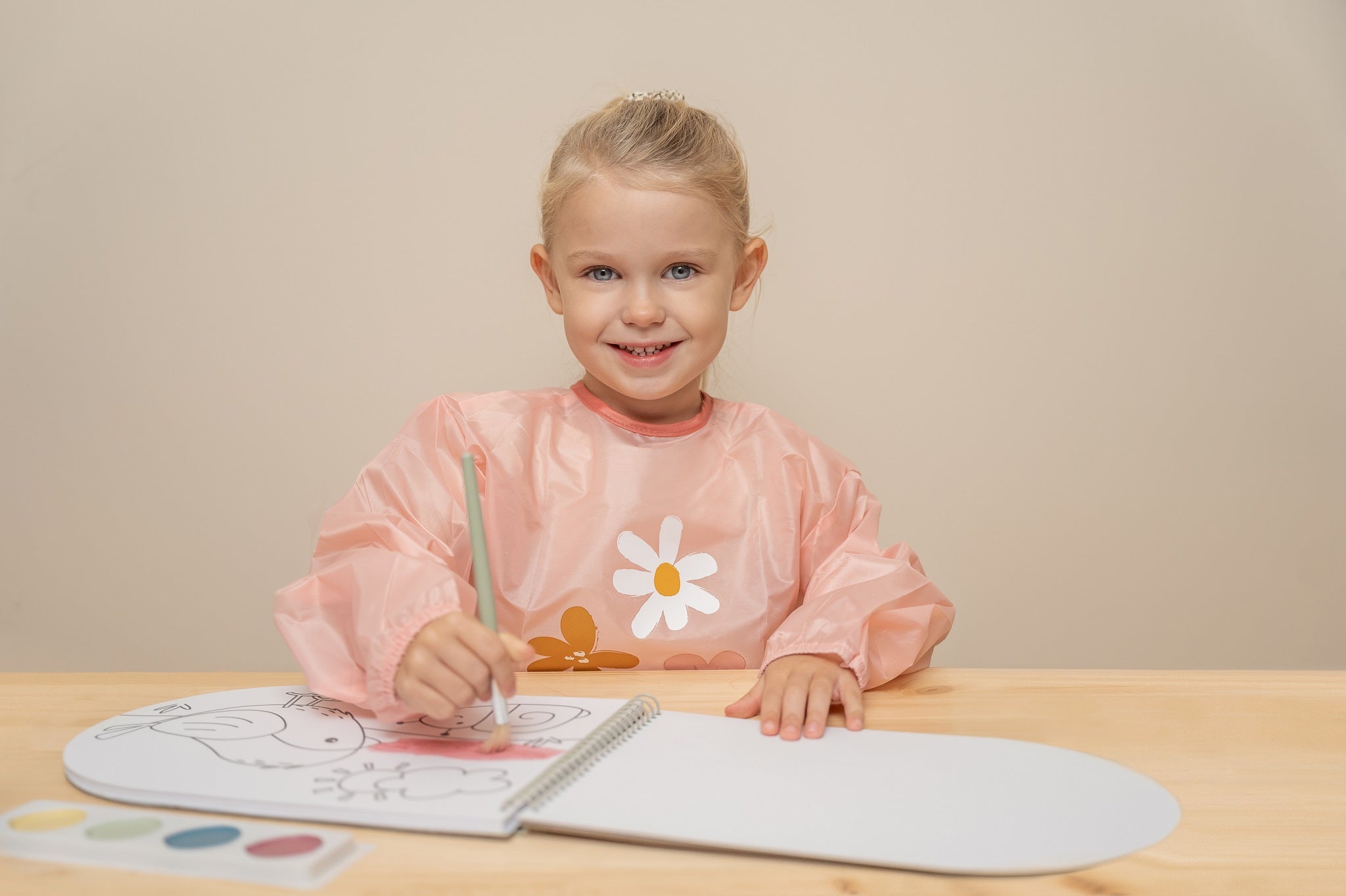 LITTLE DUTCH. Μπλουζάκι-Ποδιά ζωγραφικής Little Pink Flowers - Image 2