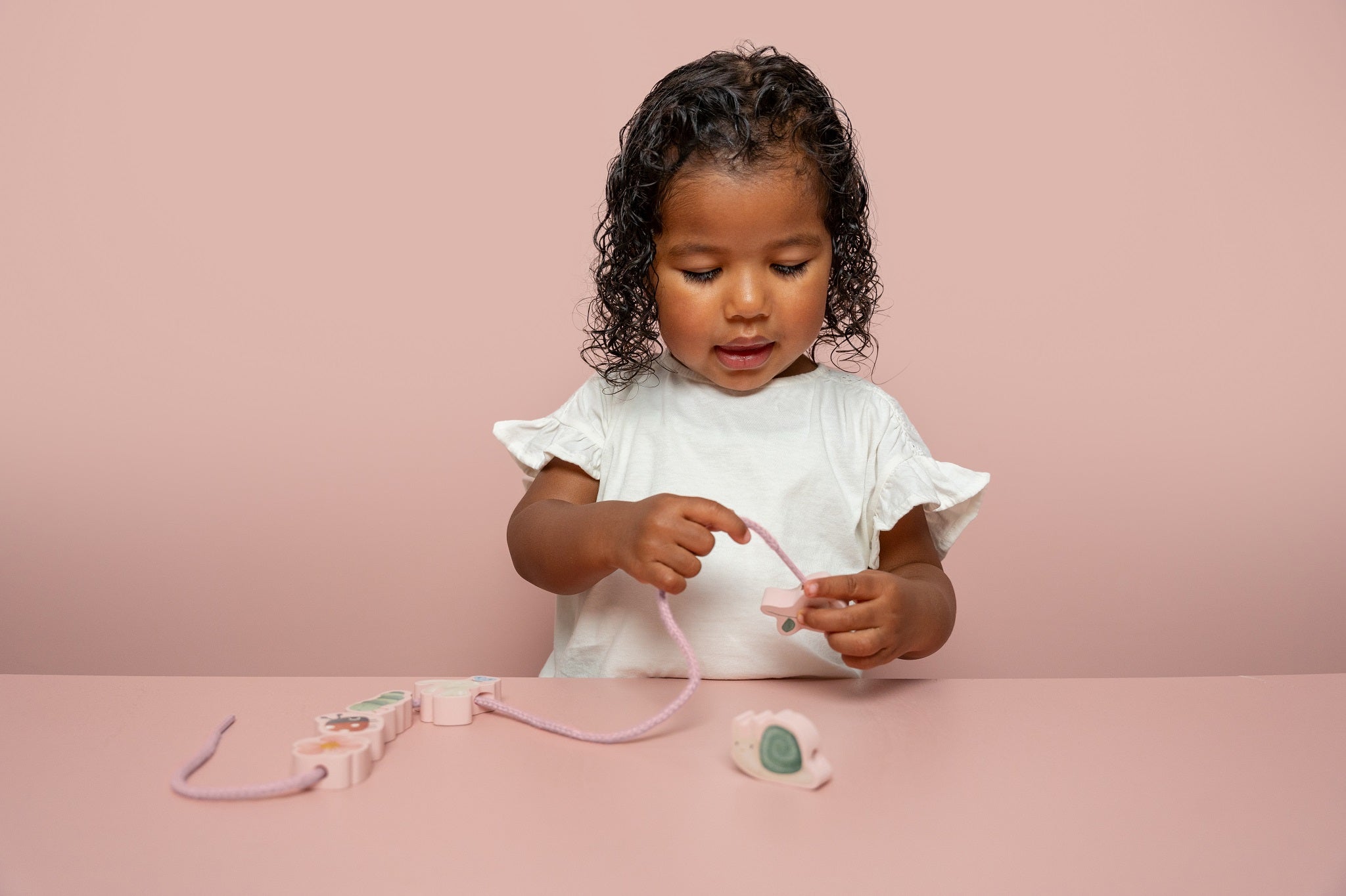 LITTLE DUTCH. Σετ 11 ξύλινες χάνδρες με κορδόνι "Flowers & Butterflies" - Image 2